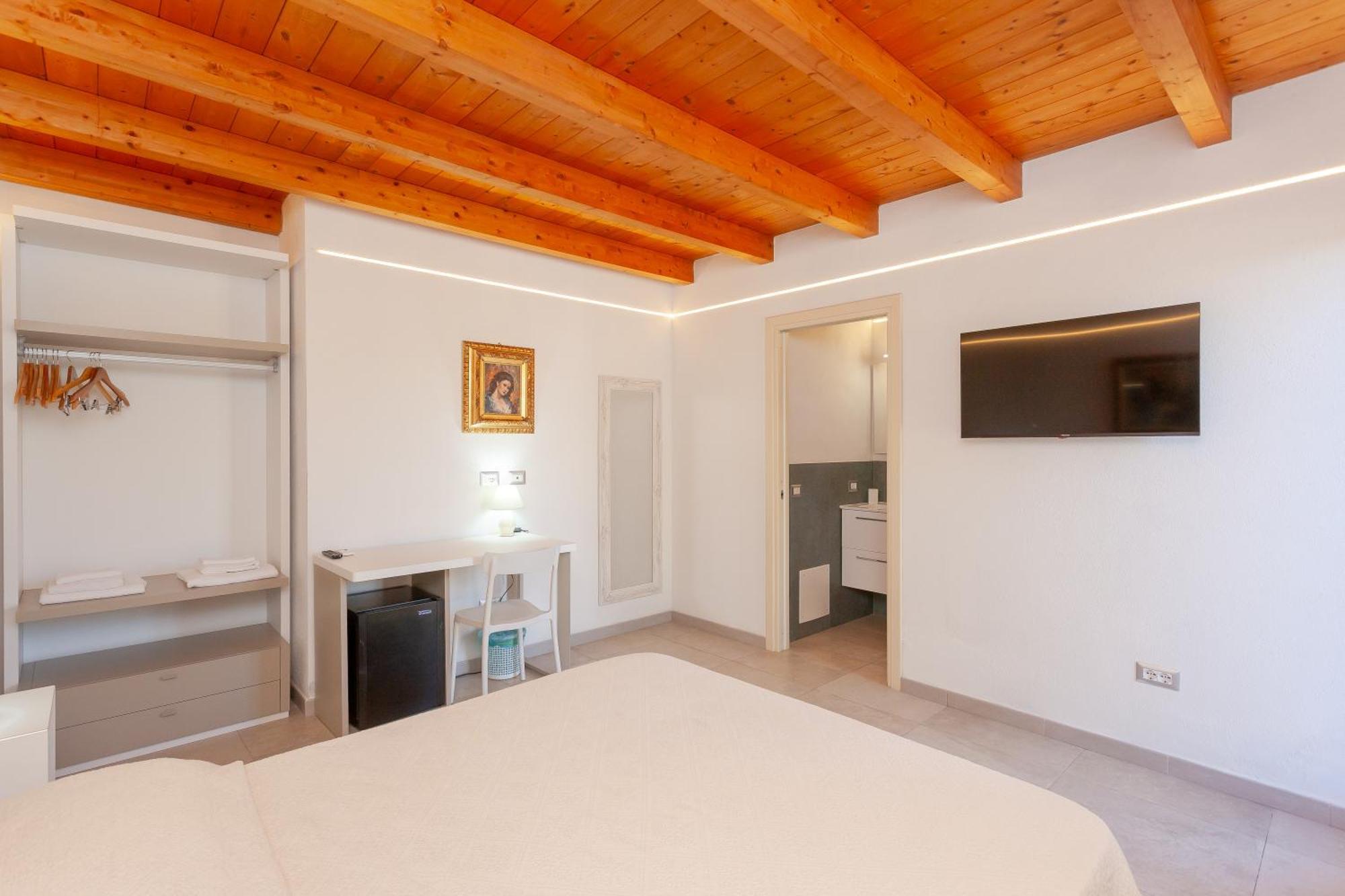B&B Pettirosso San Teodoro  Buitenkant foto