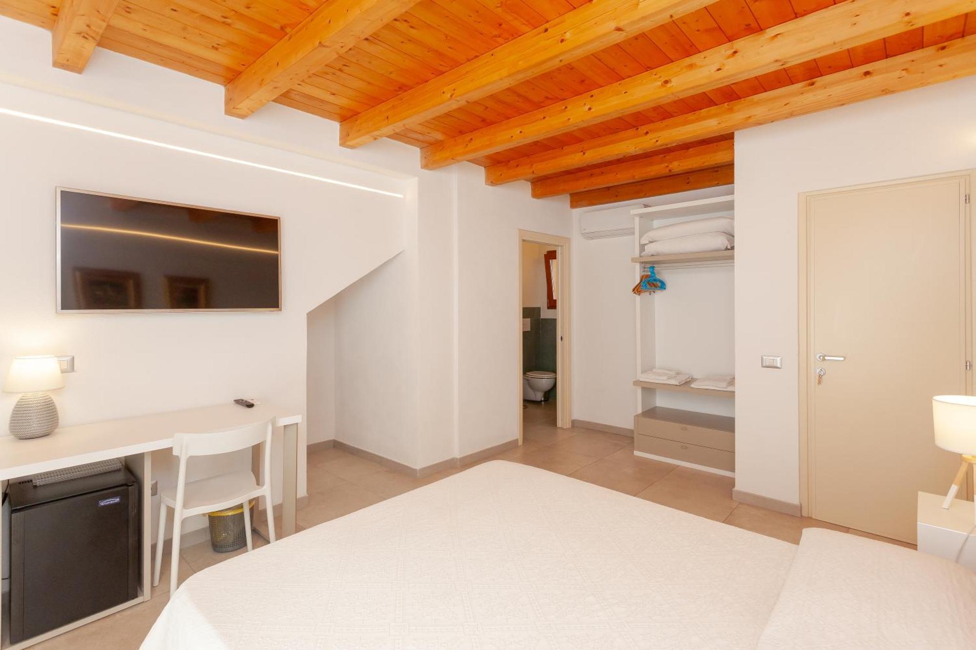 B&B Pettirosso San Teodoro  Buitenkant foto