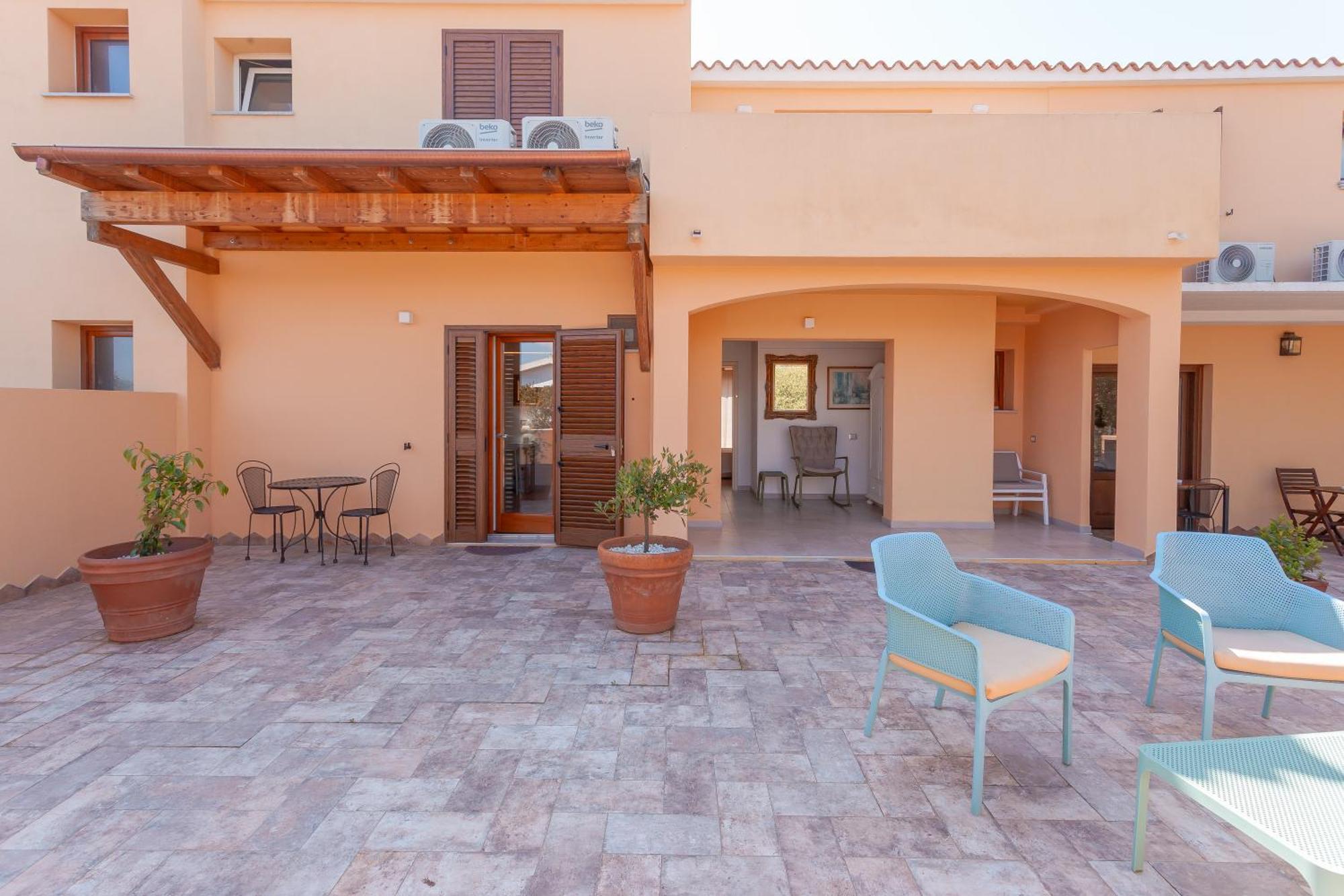 B&B Pettirosso San Teodoro  Buitenkant foto