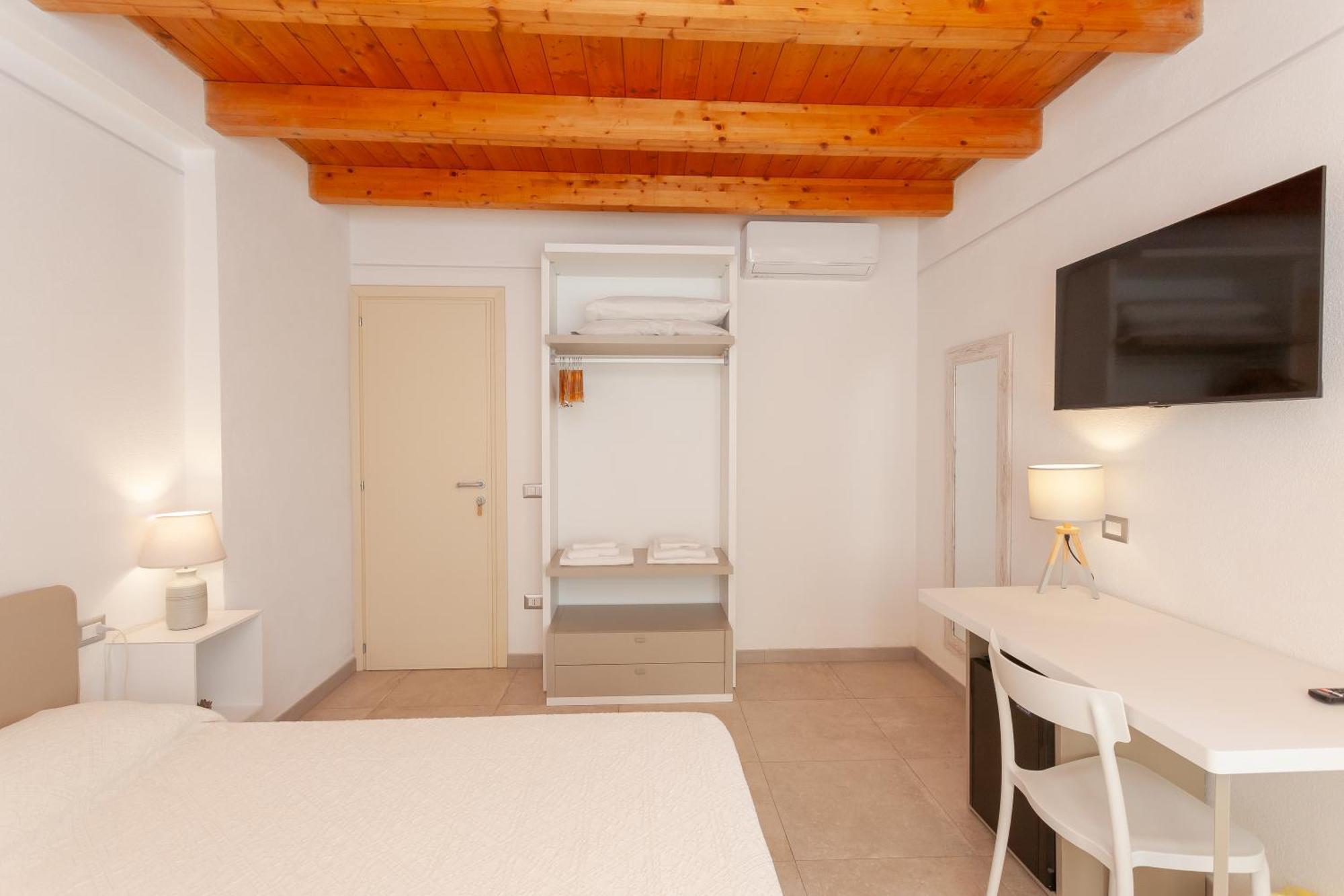 B&B Pettirosso San Teodoro  Buitenkant foto